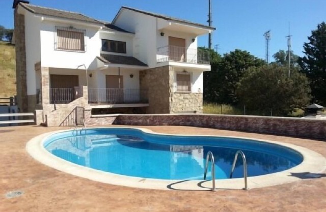 House for large and small groups with private pool Total exclusivity