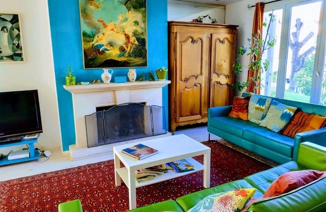 House with garden in front of a a park "10 mn from Disney/20 mn from Paris".