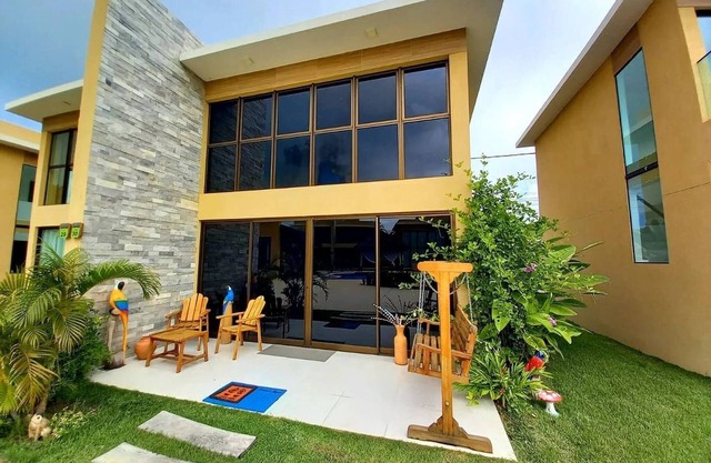 House in condominium 5 minutes from the beach