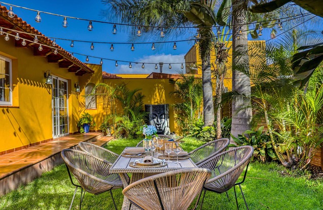 House in rural environment, Teide views, zen garden and BBQ (ideal for families).