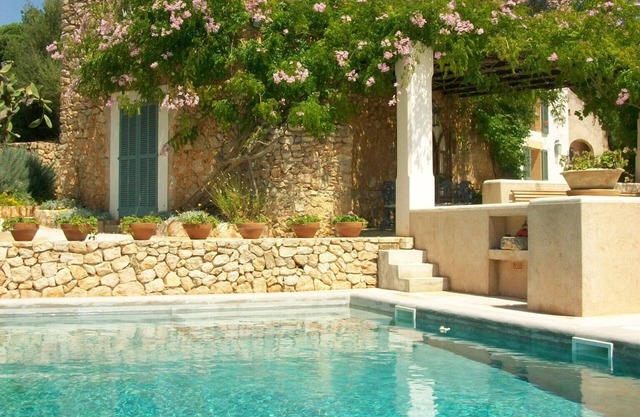 House in the countryside, overlooking the sea, 5 km from various beaches, 500m from the village