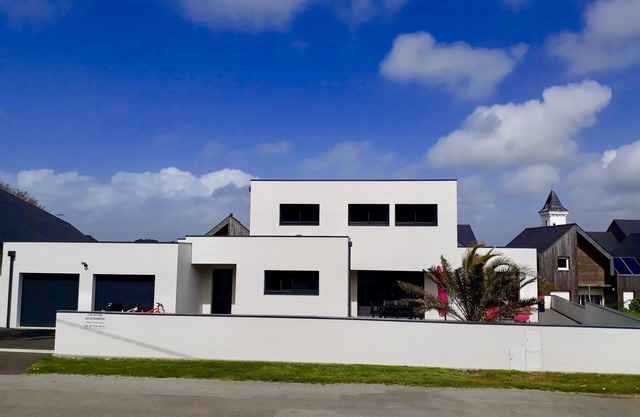 House in the port of Tréhiguier close to the beaches