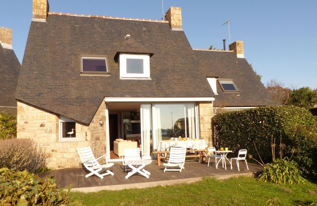 House near Presses beach in Saint Philibert