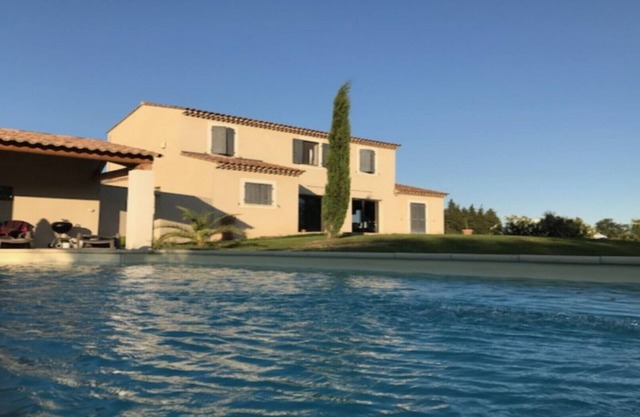 House of 220 m² in the countryside at the gates of the city of the Popes