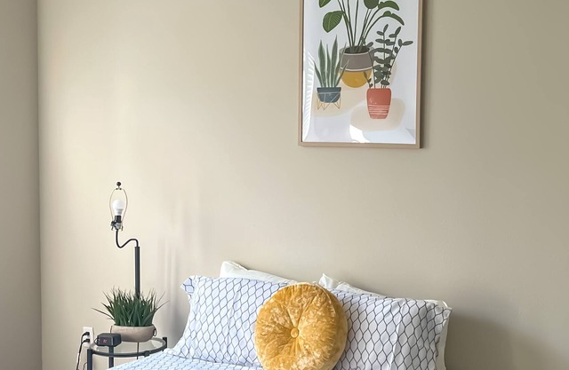 ⭐️ House of J&K: 2 bedroom APT. with pool-view