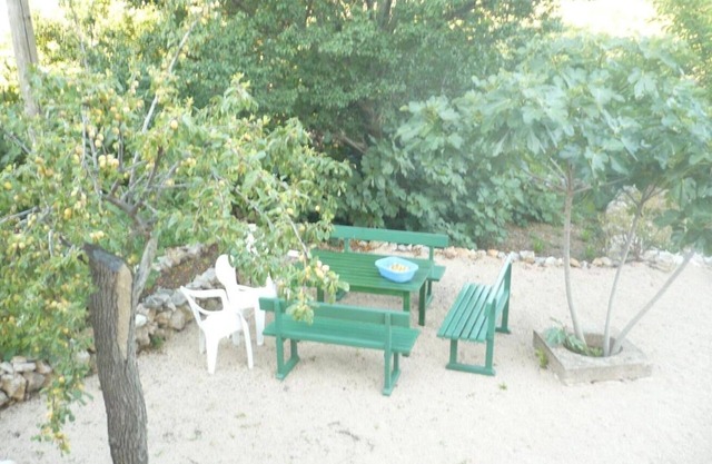 House Old Stone (10766-K1) - Cres - island Cres