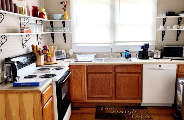 House on Avenue near Lenoir Rhyne University College