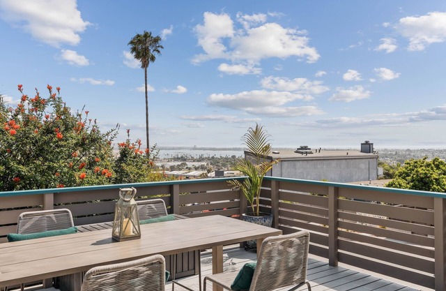 House on the Hill - charming house with beautiful views