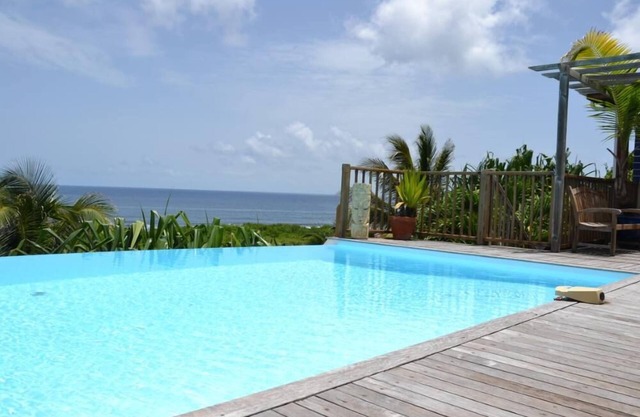 HOUSE ON THE SEASIDE