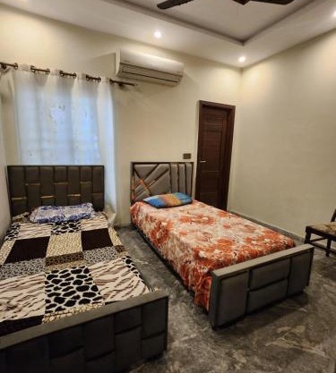 House Portion with One Bedroom in Johar Town Lahore