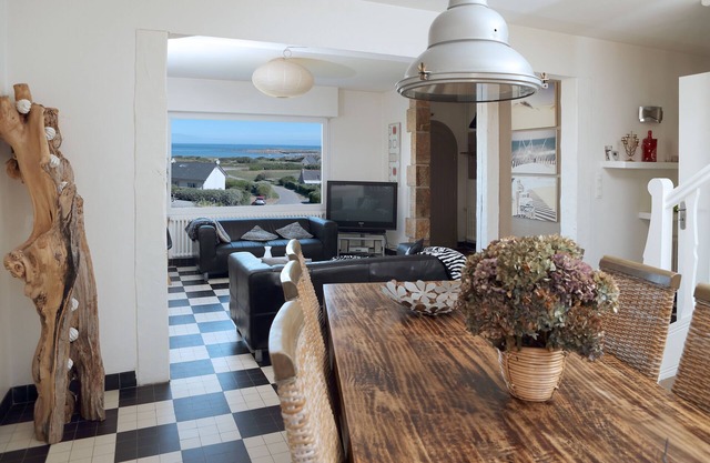 House/Villa - Plouarzelseen sea, mad charm, smart comfort.