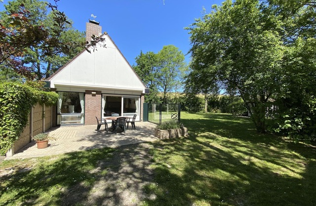 House with 1100 sqm omschlossen plot