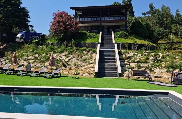 House with private pool and jacuzzi near Gerês