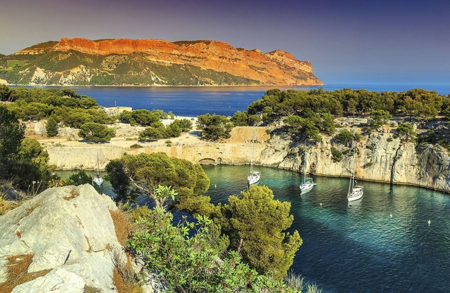 House with swimming pool between Aix en Provence and Marseille