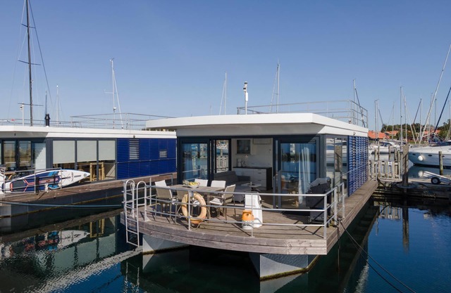 Houseboat "Fjordblik" - comfortable floating vacation home in Barth marina