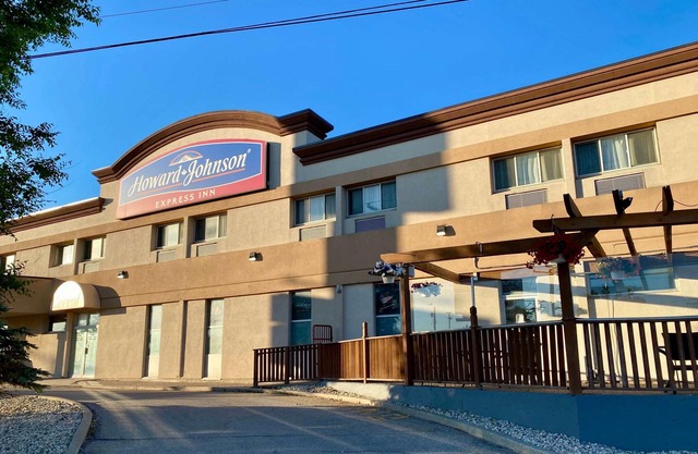 Howard Johnson by Wyndham Winnipeg West