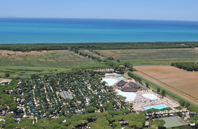 Hu Park Albatros Village