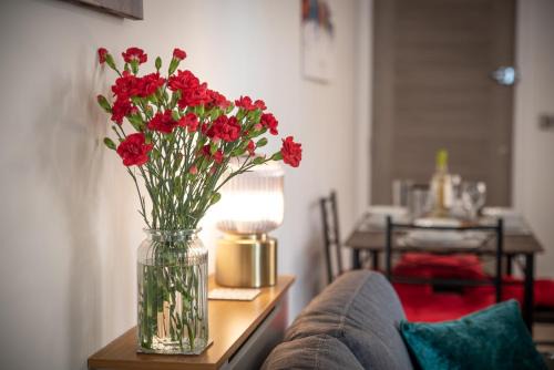 欢迎 BUSINESS or PLEASURE! Super Central Southampton 'City Vibes' # Stylish Apartment with Outdoor Courtyard! 1-4 Guests BOOK YOUR CITY BREAK or PRE-CRUISE STAY! CLOSE TO MAYFLOWER THEATRE, UNIVERSITIES, CRUISE TERMINALS, HOSPITALS & SHOPS!
