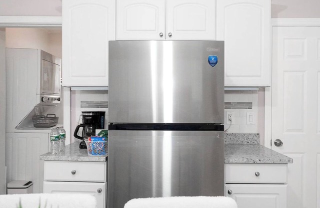 HUGE 3-bedroom apartment with parking in cool Somerville