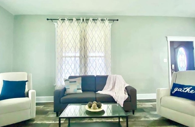 Huge, 4 Bedrooms 10 min to Casino, 25 min to Indy!