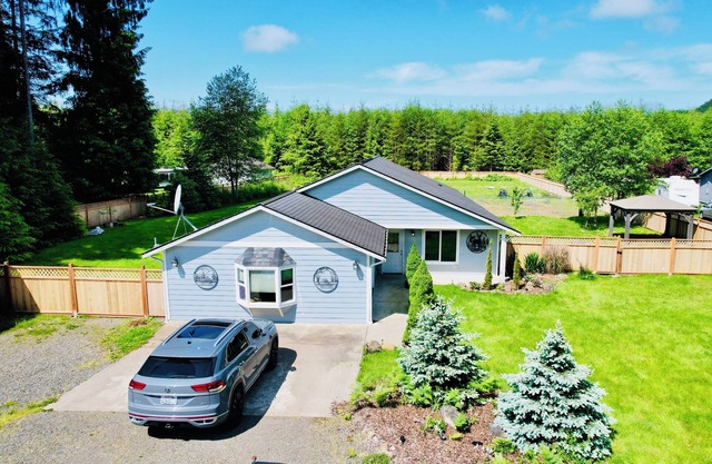 Huge 6-Bedroom with Arcade Room – Perfect for Big Families or Groups!