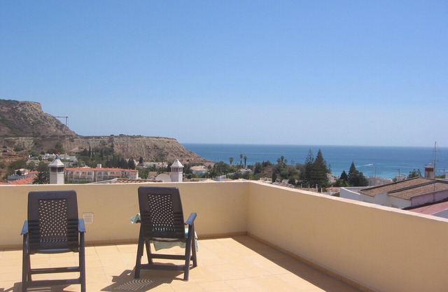 Huge apartment with 3 balconies and roof terrace only 5 min walk from beach