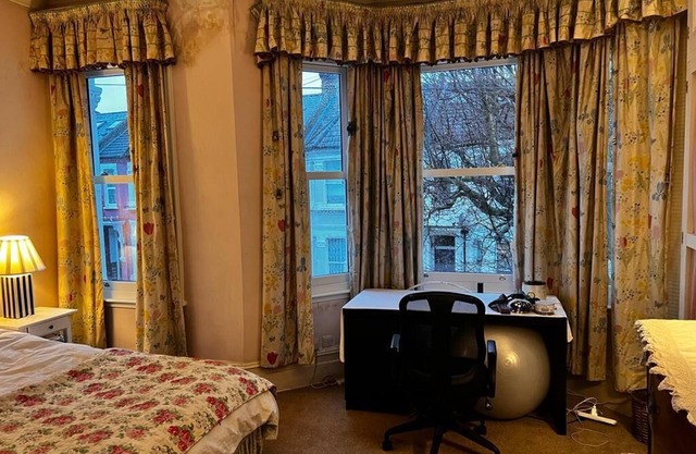 Huge Double bedroom with en-suite bathroom