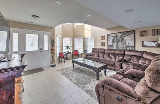 Huge Renovated Historic Schoolhouse w/Hidden Room!