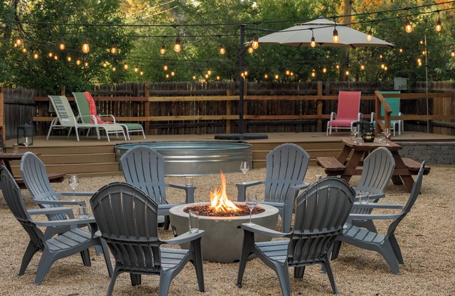 Huge secluded yard hot tub game room 5-15 min to DU, DTC, DT