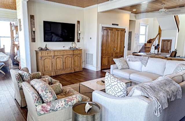 Hunker Down Gulf Winds