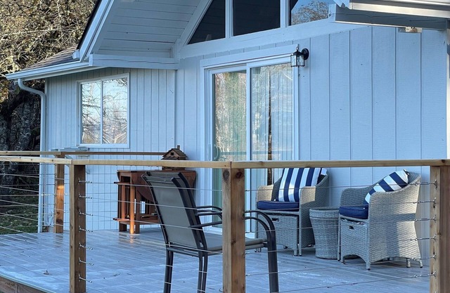 Hunter's Cozy River Bend Cabin on Skokomish River, 1bd/1ba