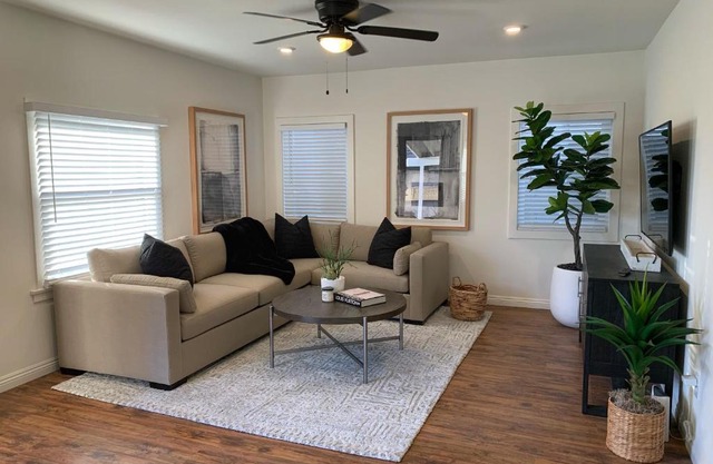 Huntington Highlight - Pool, Patio, Close To Beach