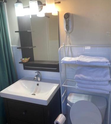 Huron Sands Motel and Restaurant