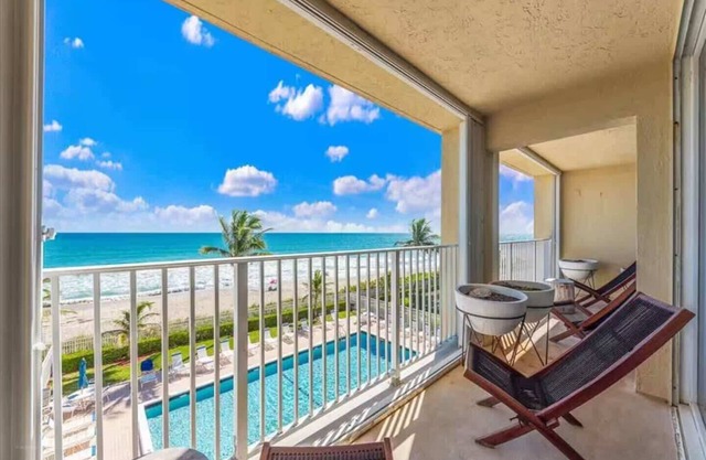 Hutchinson Island, BeachFront, Heated Pool, Balcony, Top Floor