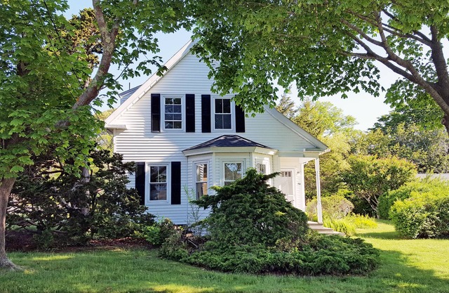 Hyannis Port by the Sea!