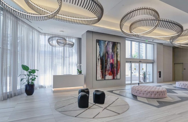 HYDE BEACH HOUSE RESIDENCES - B