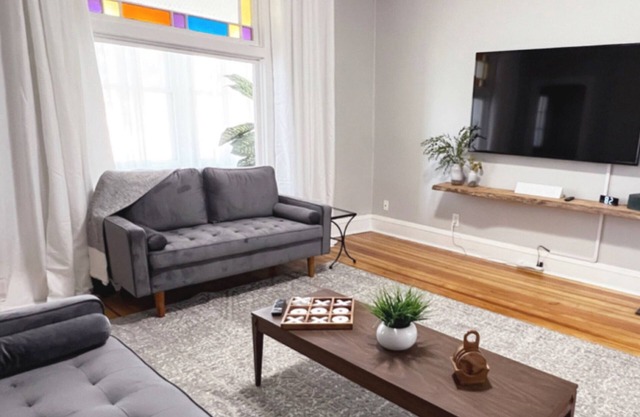 *Hygge Home Minutes from DT St. Paul*