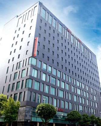 Ibis Ambassador Suwon