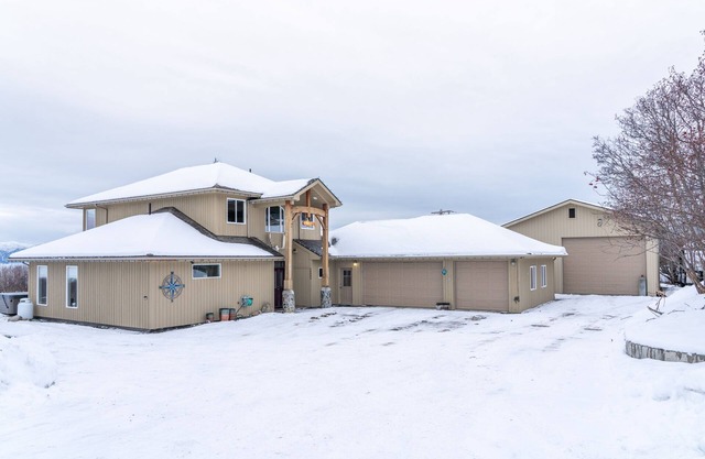 Icy Bay Getaway- Private estate with breathtaking views! 10 minutes to downtown.