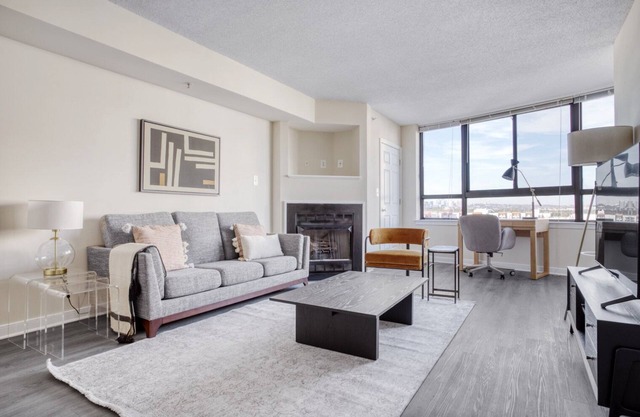 Ideal Pentagon City 1BR w/W/D, Gym & Lounge, near Metro, by Blueground