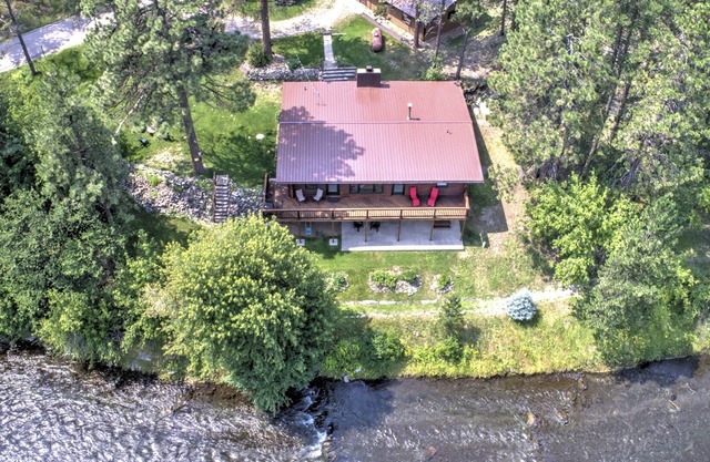 Idle Rest Log Cabin on the Creek, Centrally Located for Black Hills Adventures