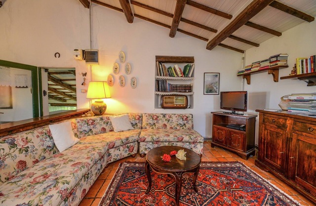 Idyllic Countryside Stay with Garden