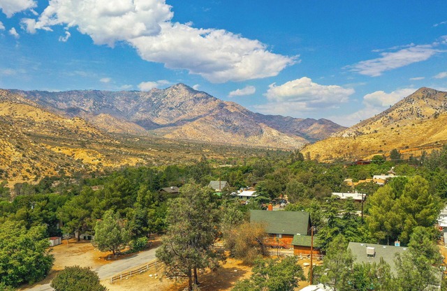 Idyllic Home in Kernville w/Private Beach Access