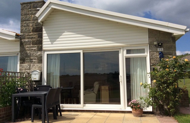 Idyllic Seaside 2bed bungalownBeautiful views Free Wi-FinDiscount ferry crossing