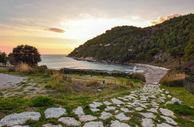 Idyllic vacation home located in Baia Domizia on a plot protected from view.