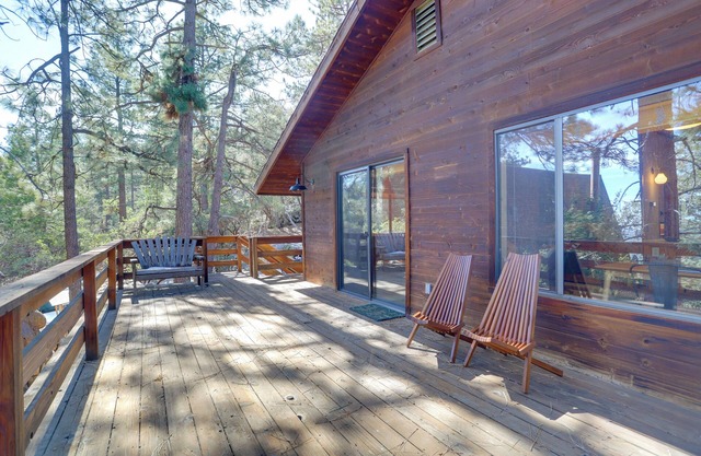Idyllwild Cabin w/Deck & Tahquitz Peak Views