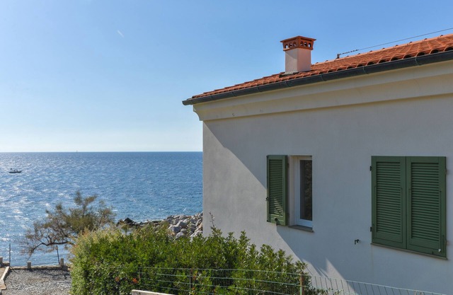 'Il Quartiere Apartment Capraia' with Sea View, Terrace & Wi-Fi