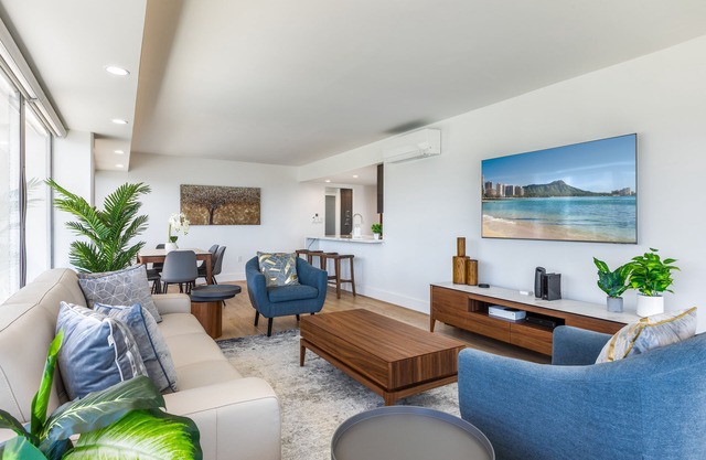 ILIKAI NEWLY RENOVATED OCEAN VIEW ONE FREE PARKING