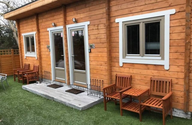 Immaculate cabin 5 mins to Inverness dogs welcome
