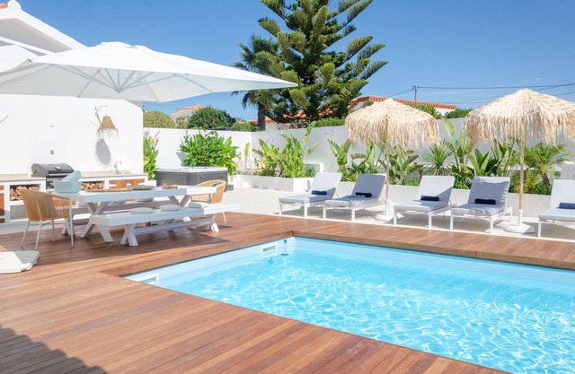 Immaculate Villa: large heated pool, hot tub and gym